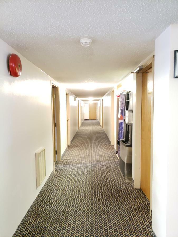Tower Inn Estevan Exteriér fotografie