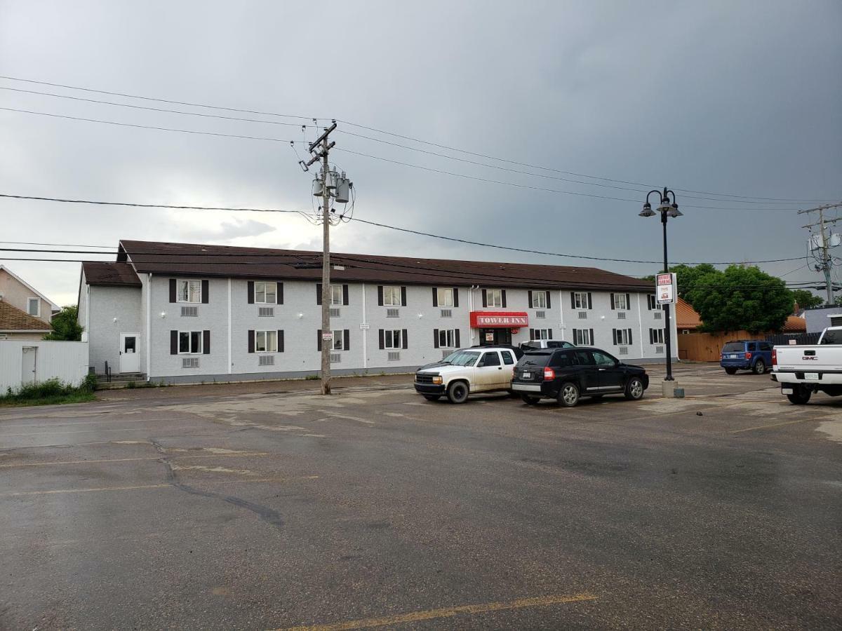 Tower Inn Estevan Exteriér fotografie